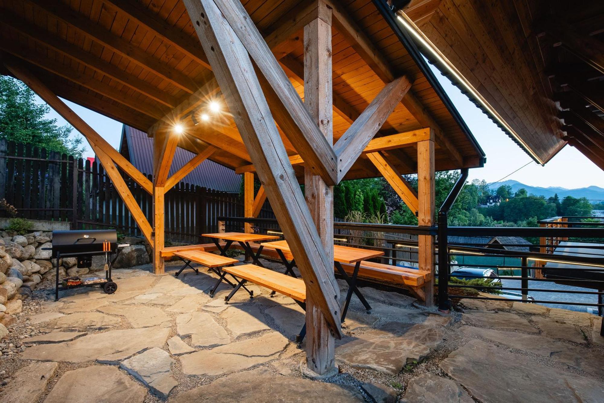 Mountain Base - Milton Bachledzki Wierch 2